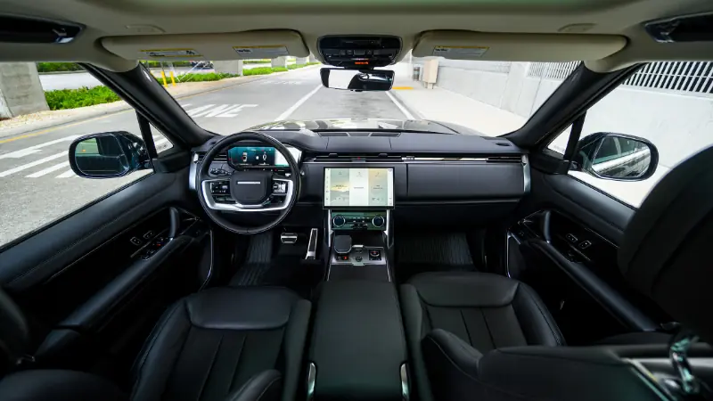 2023 Range Rover Black Interior 1