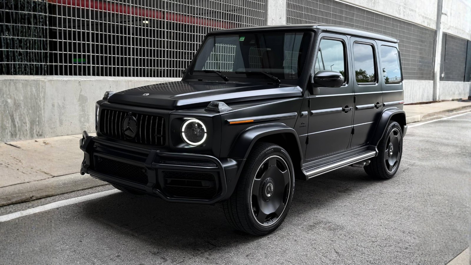 Mercedes Benz G63 – Matte Black