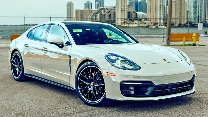 Porsche Panamera rental