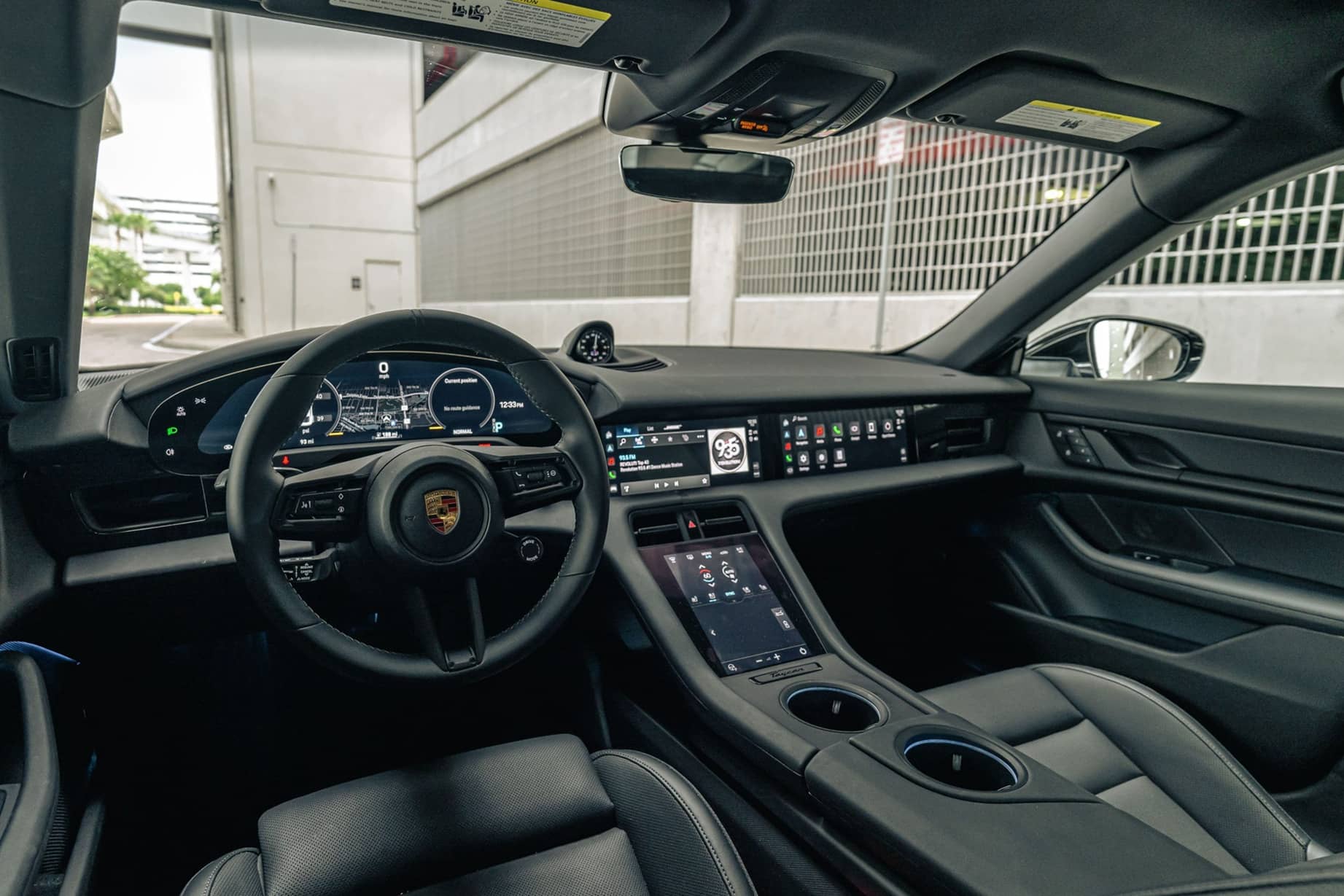 Taycan 4s inside, rear seats